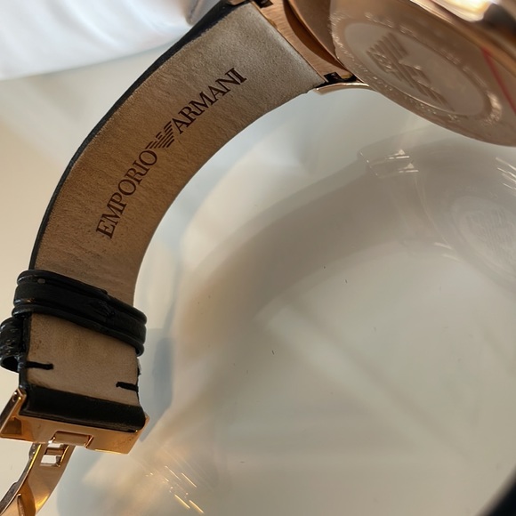 Emporio Armani Rose-Gold Men’s Watch - Picture 4 of 8